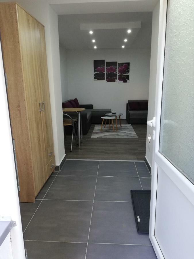 Rooms Jelena Zrenjanin Exterior foto