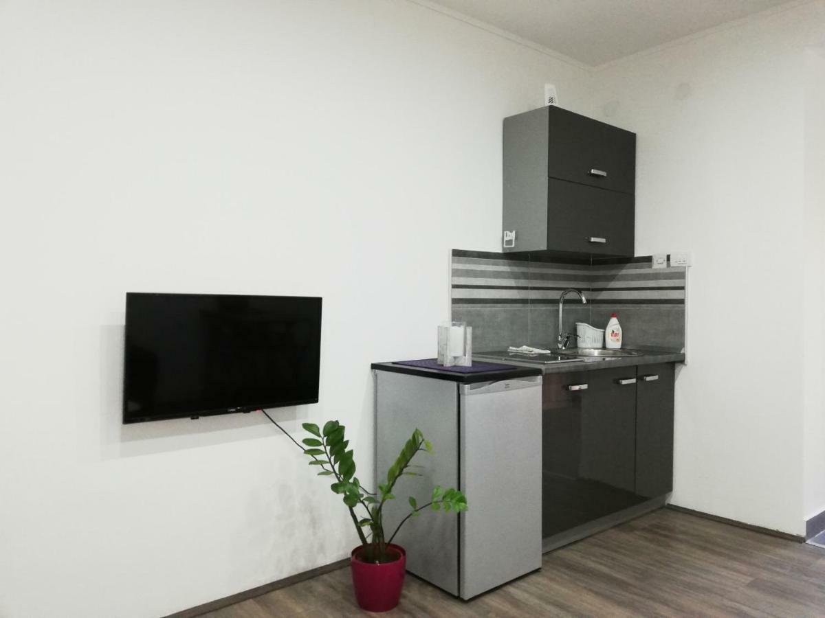Rooms Jelena Zrenjanin Exterior foto