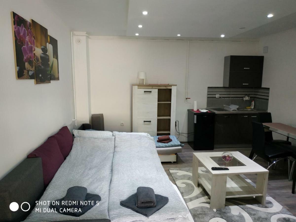 Rooms Jelena Zrenjanin Exterior foto